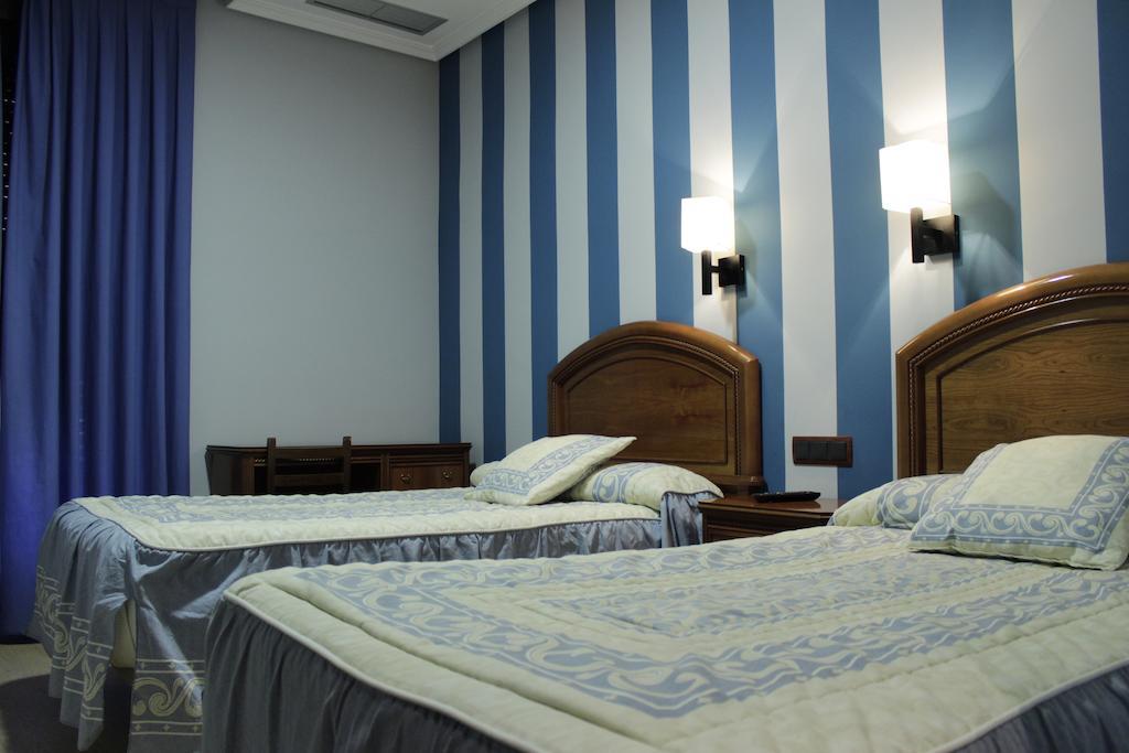 Hostal Ana Belen Madrid Dış mekan fotoğraf